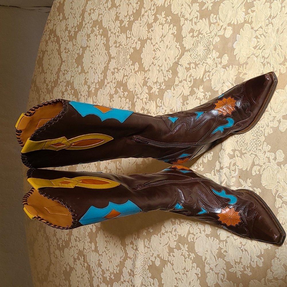Boots - Picture 3 of 4